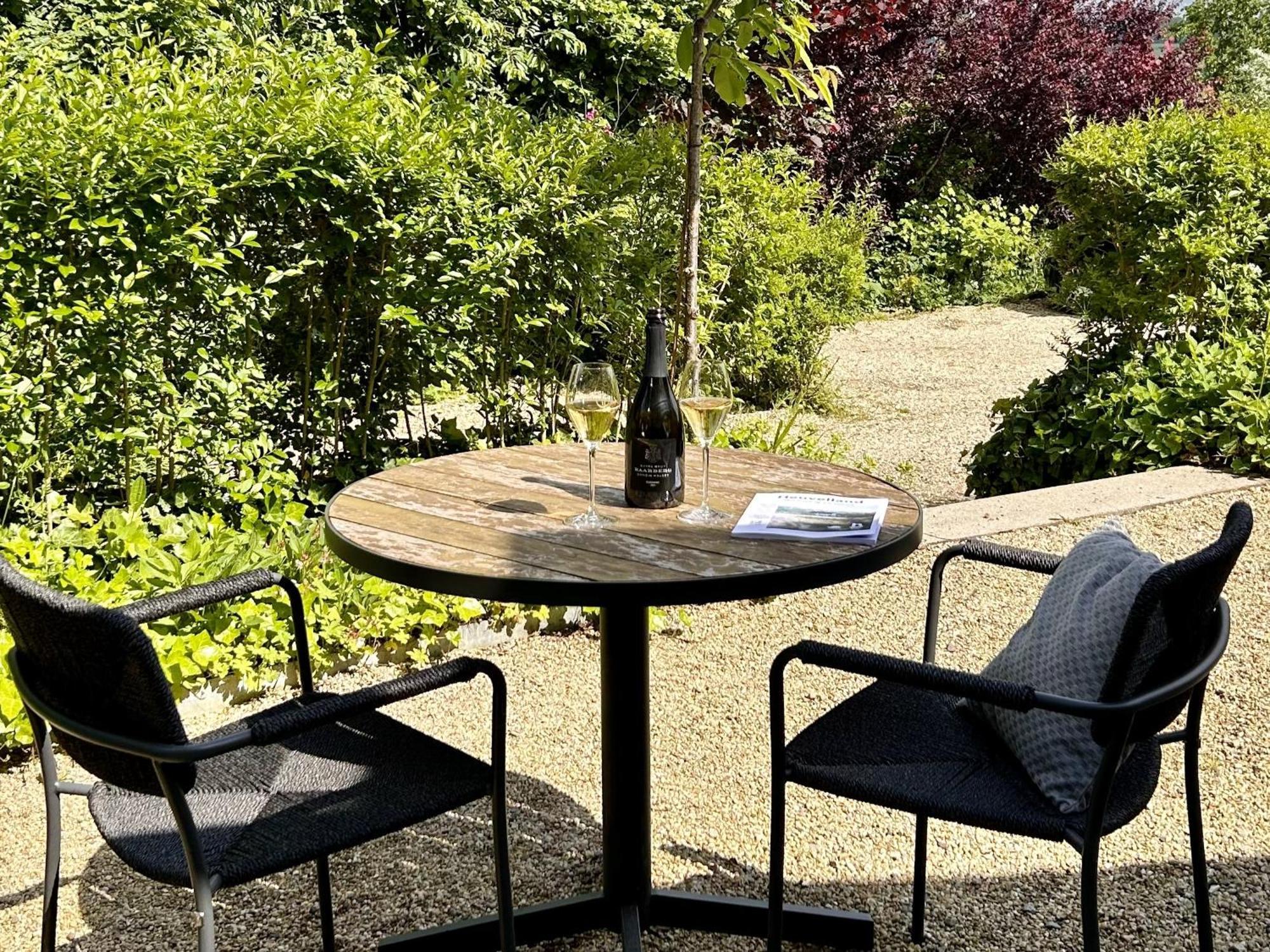 Domein Holset Bruisendwijnhuis Couette-café Lemiers